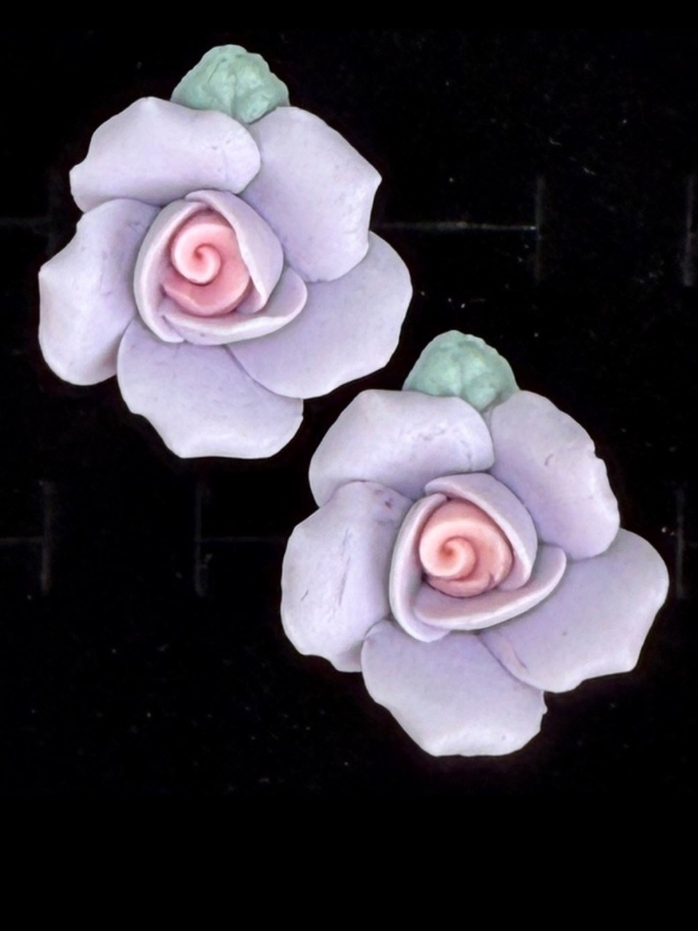 Vintage raised light purple 3-D flower handmade pierced earrings